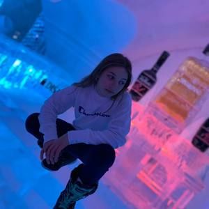 Meet your Posher, Eva